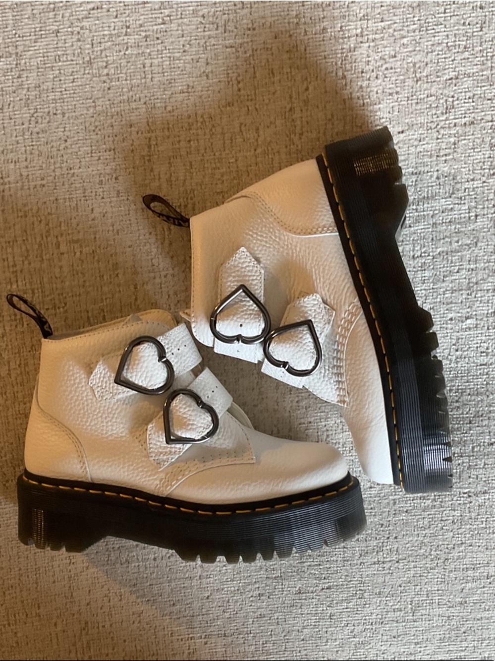 Dr. Martens Devon Heart White Leather Platform Combat Boots Size 7